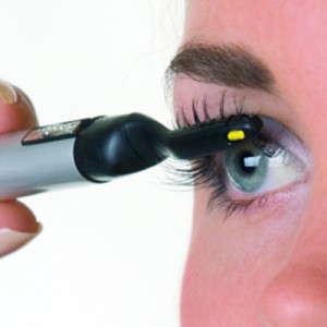 blinc-heated-eyelash-curler (5)